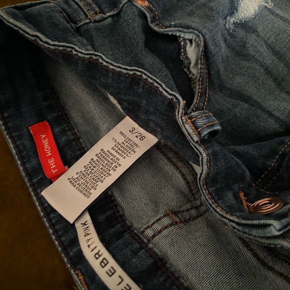 Cropped shorts - Picture 3 of 3